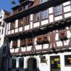 Schiefes Haus
