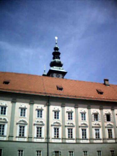 Vor dem Landhaus