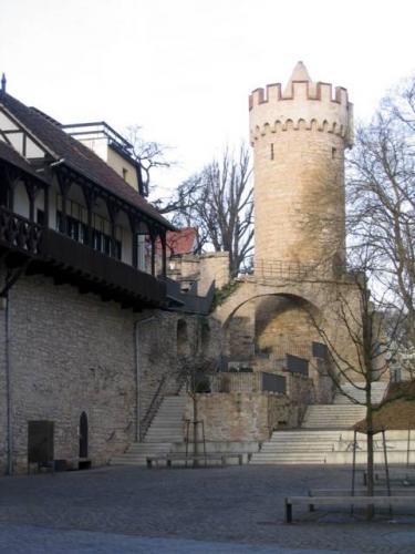 Pulverturm, Stadtmauer