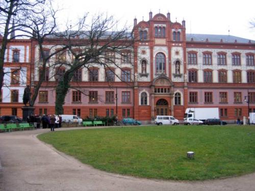 Universität