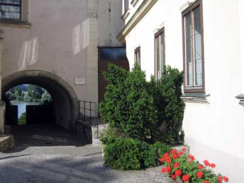 Durchgang unter der Pfarrkirche