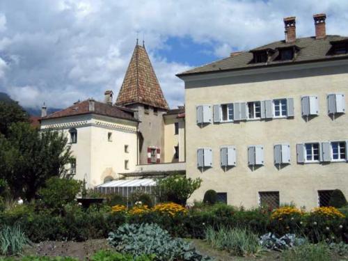 Hofgarten ~ Giardino di Corte