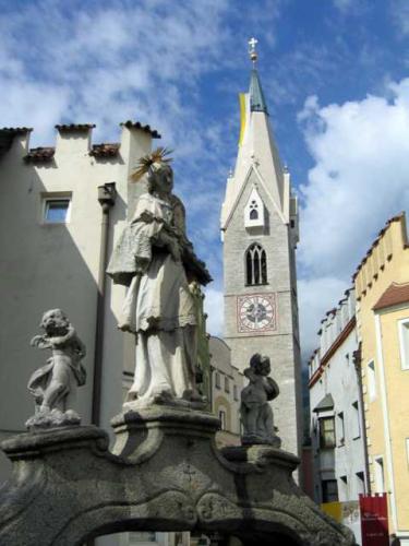 Adlerbrückengasse ~ Via Ponte Aquila