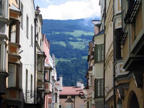 Große Lauben ~ Via Portici Maggiori