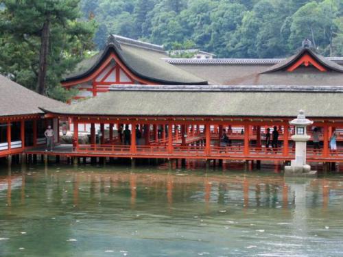 Itsukushima Shrine · 厳島神社