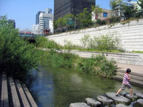 Cheonggyecheon · 청계천