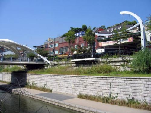Cheonggyecheon · 청계천
