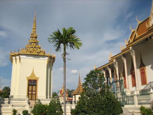 Royal Palace · ព្រះបរមរាជាវាំងនៃរាជាណាចក្រកម្ពុជា