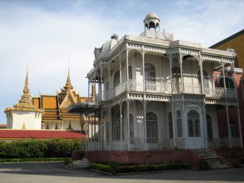 Royal Palace · ព្រះបរមរាជាវាំងនៃរាជាណាចក្រកម្ពុជា