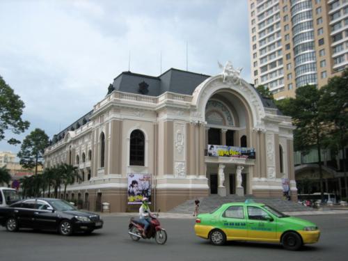 Saigon Opera House · Nhà hát lớn Thành phố Hồ Chí Minh